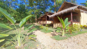 Tony's Country Glamping with chalet with private wash room accommodation